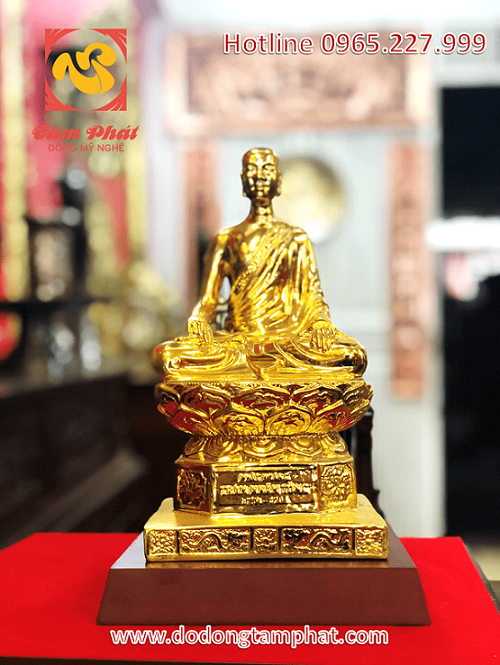 Tượng Vua Thánh