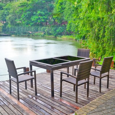 Bộ bàn ăn bằng tre màu nâu cổ
