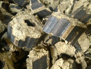 Briquettes từ vỏ gạo vỡ