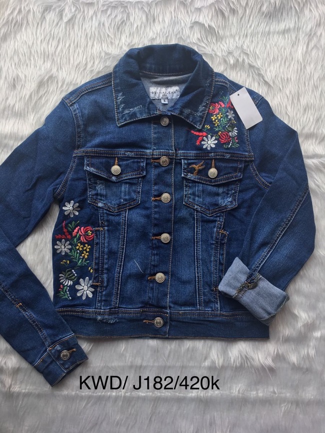 Áo khoác jeans nữ