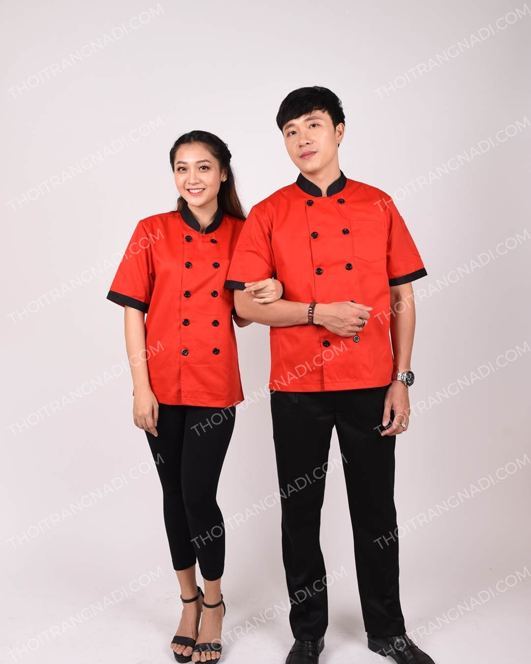 Áo đầu bếp AB008 cổ tay ngắn viền đen màu đỏ