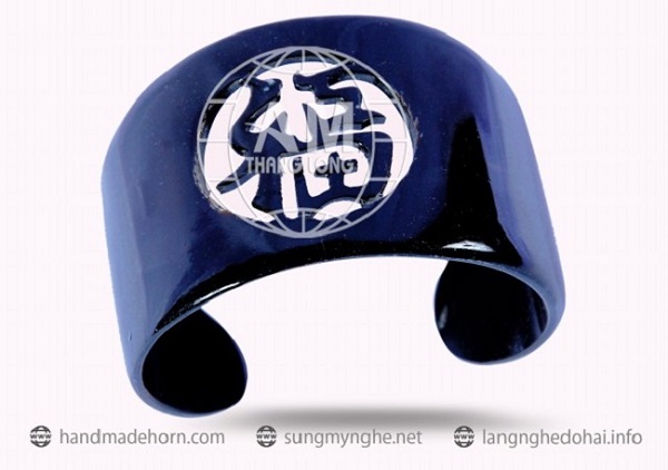 Vòng đeo tay sừng