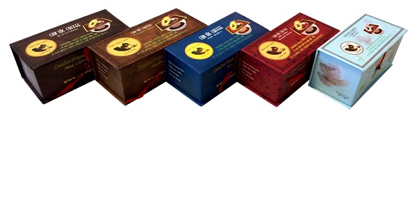 Cà phê lọc giấy trong hộp hình chữ nhật